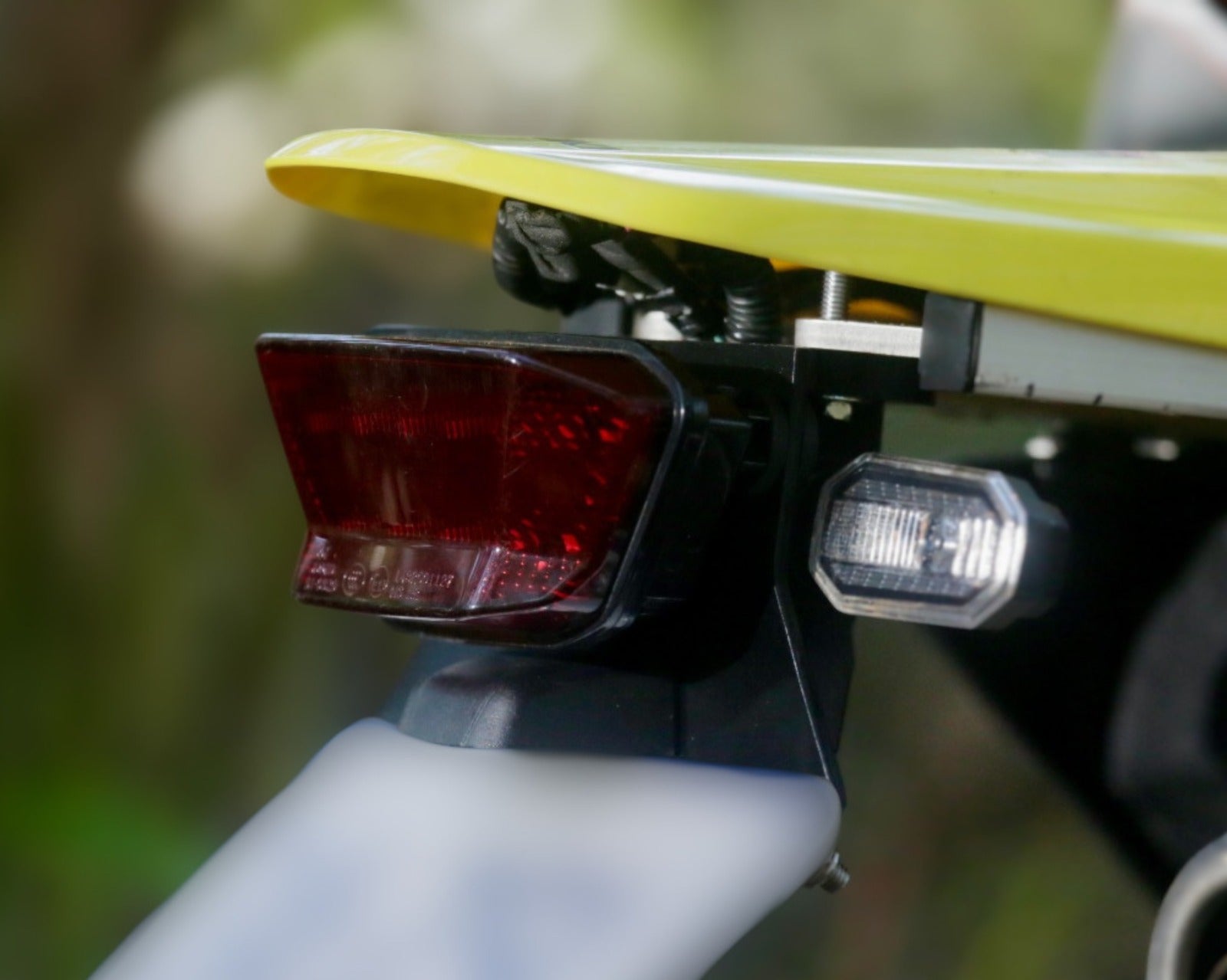 Suzuki DRZ4S (2025+) Flexible Tail Tidy